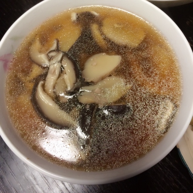 米多妈妈zero做的香菇肉饼汤