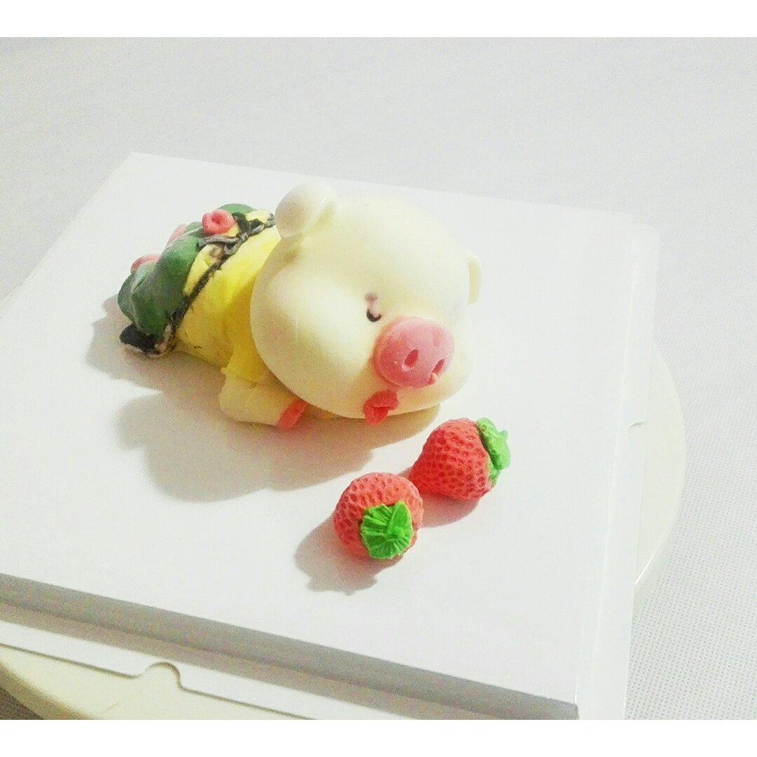 立体慕斯冰激凌蛋糕口水小猪