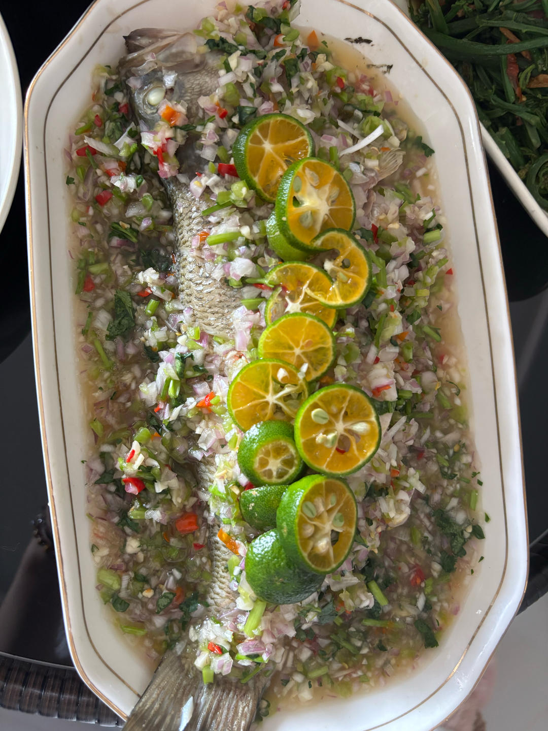 泰式柠檬蒸鲈鱼