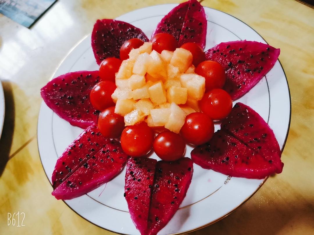 花开富贵水果拼盘