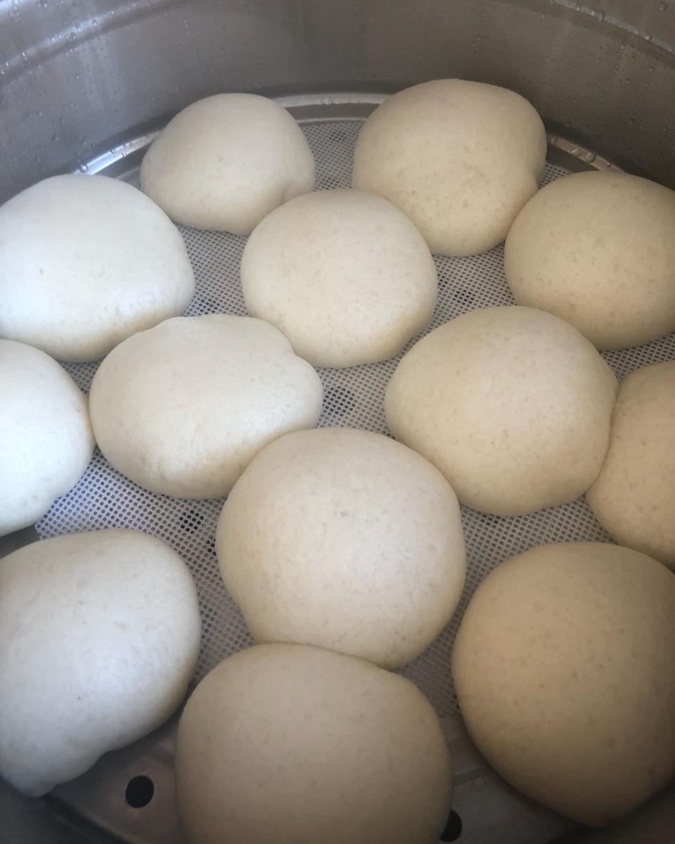 松软香甜的奶黄包，很快就可以搞定。