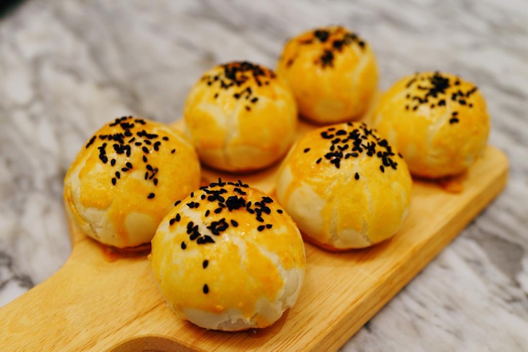 一点不腻，放几天都酥掉渣的蛋黄酥（适应于热天）