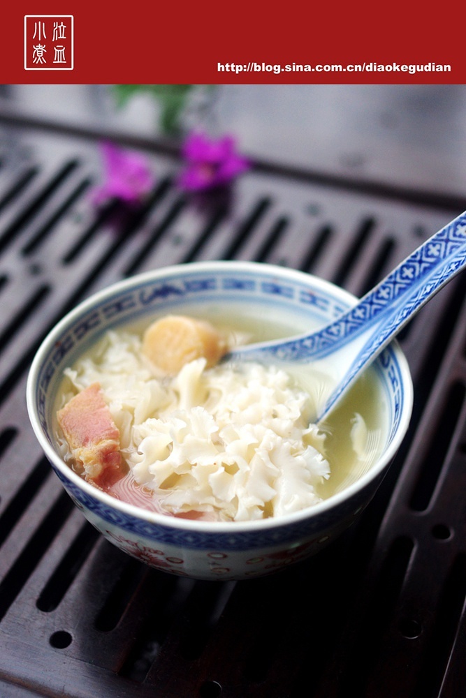 史云生清鸡汤煨绣球菌的做法