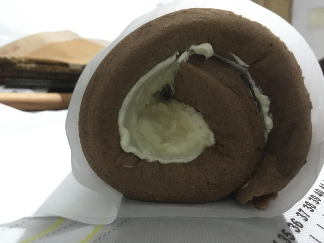 超浓郁卷不裂的巧克力蛋糕卷