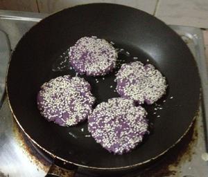 香煎紫薯饼的做法 步骤6