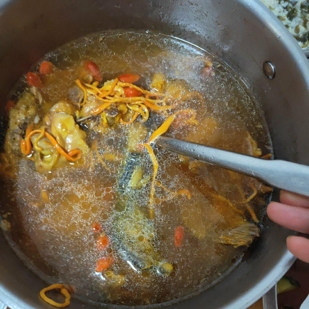虫草鸡汤