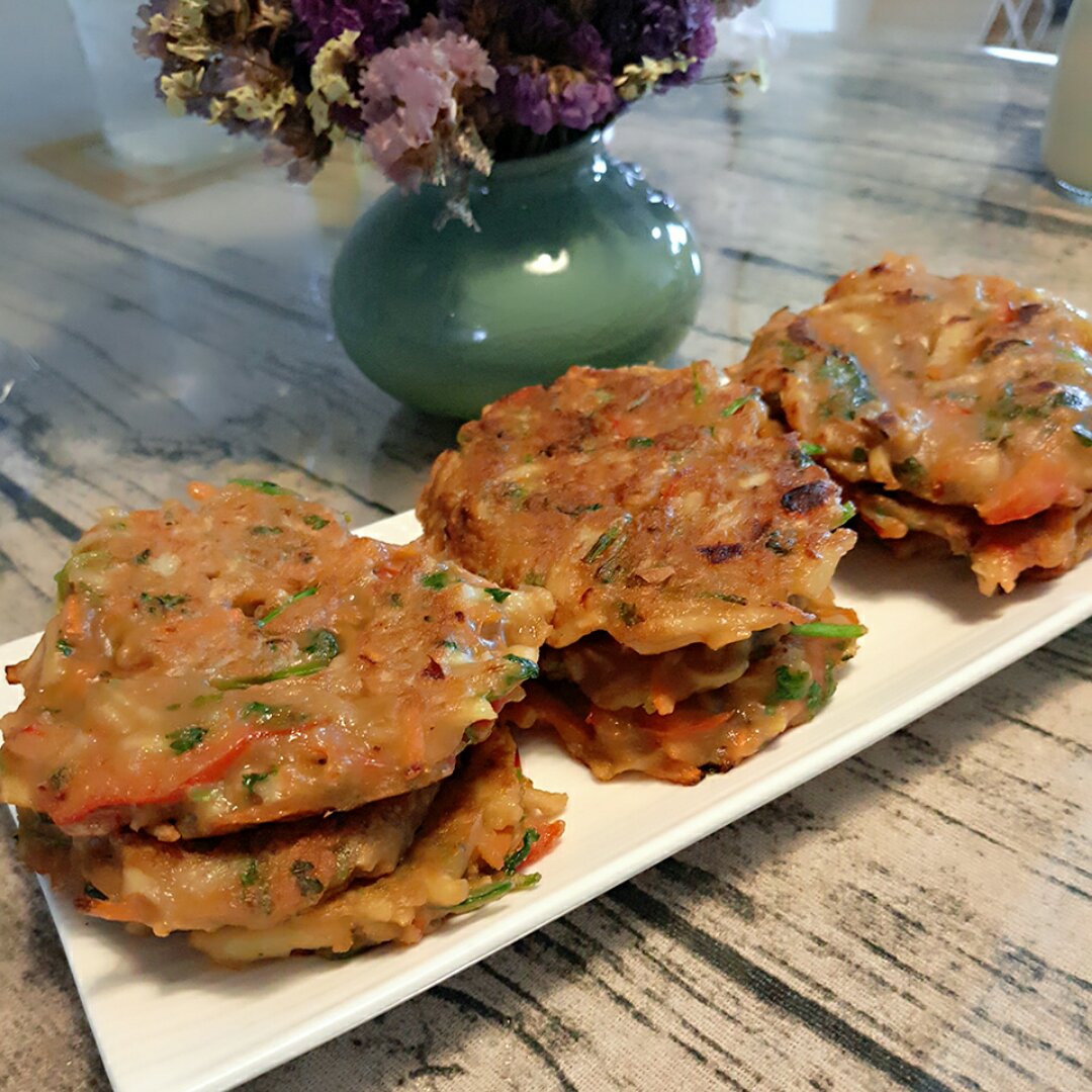 小温馨私厨做的懒人快手餐鸡蛋藕饼