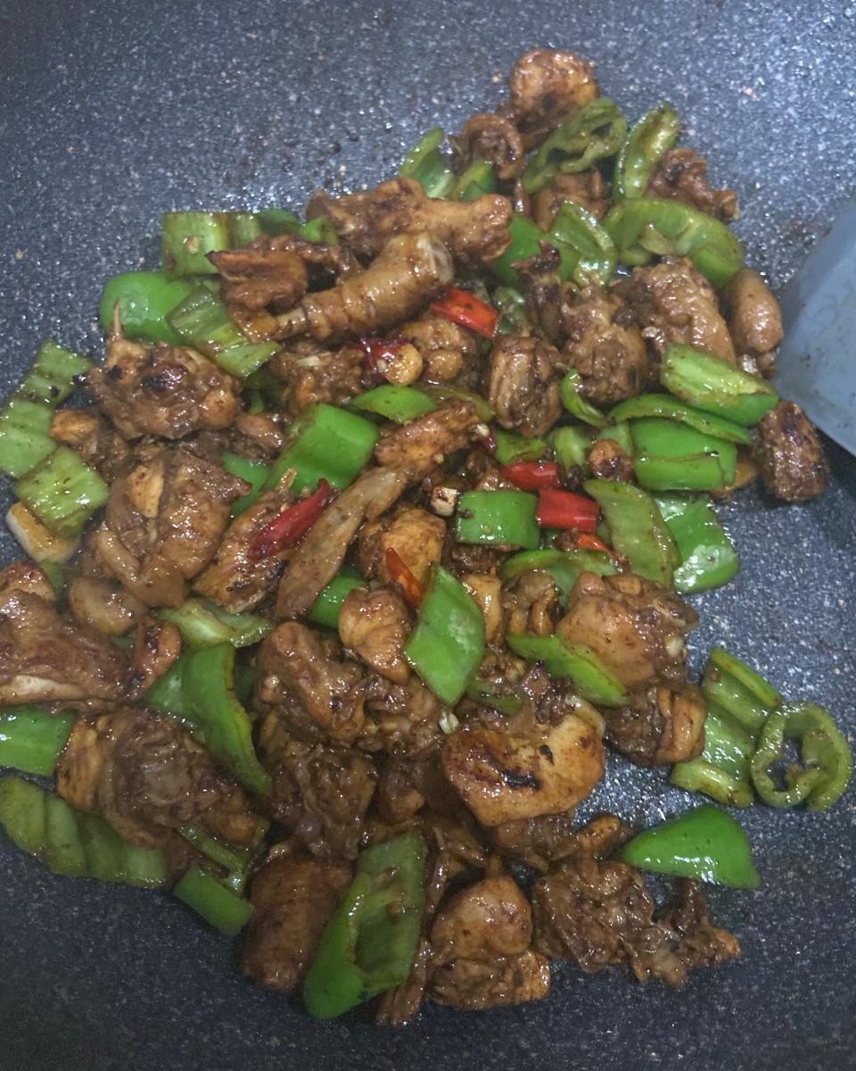 吃得就是那骨肉相连的美味【小煎鸡】