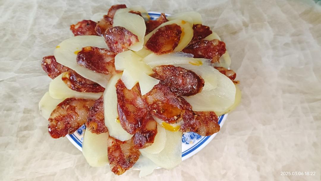 腊肠蒸土豆（附摆盘法）