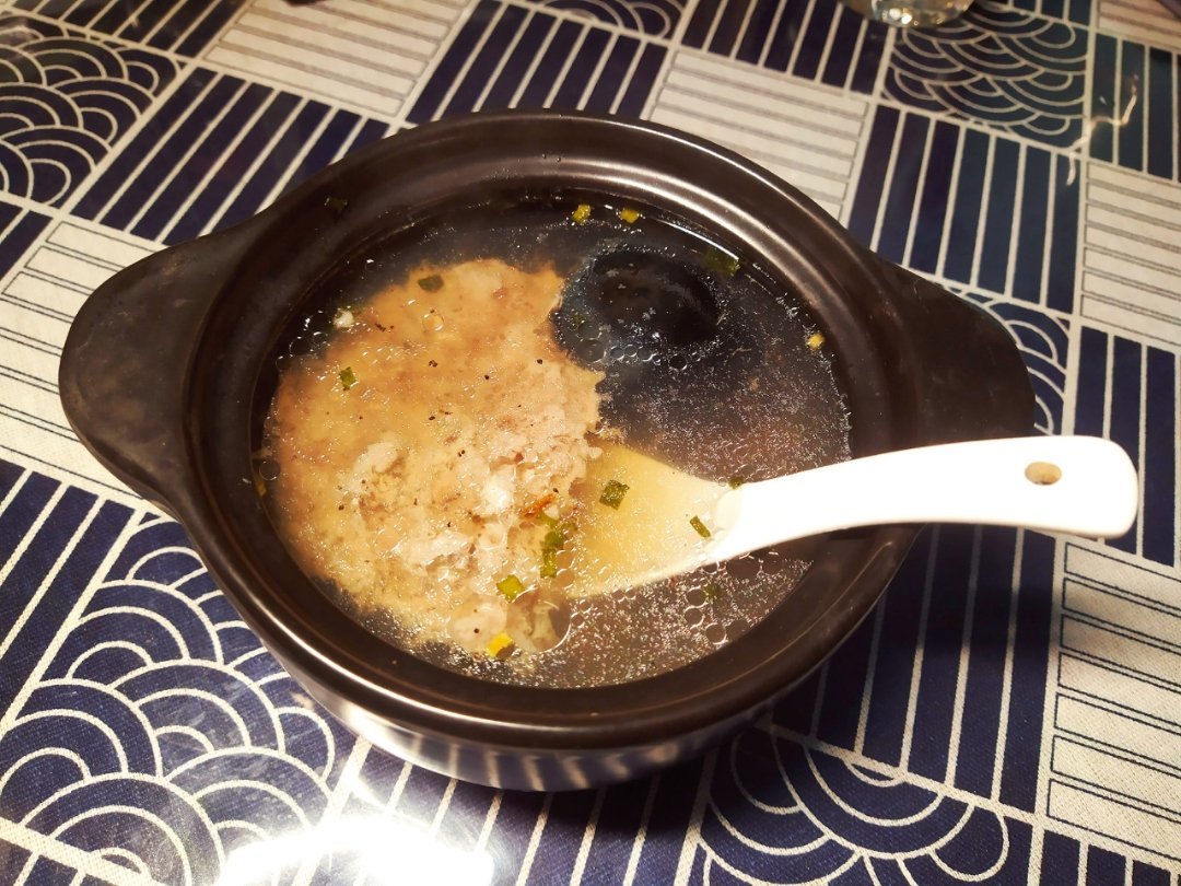 皮蛋肉饼汤-简单营养美味