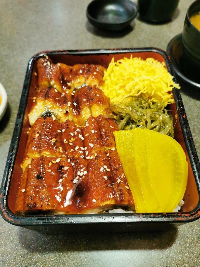 鳗鱼炒饭