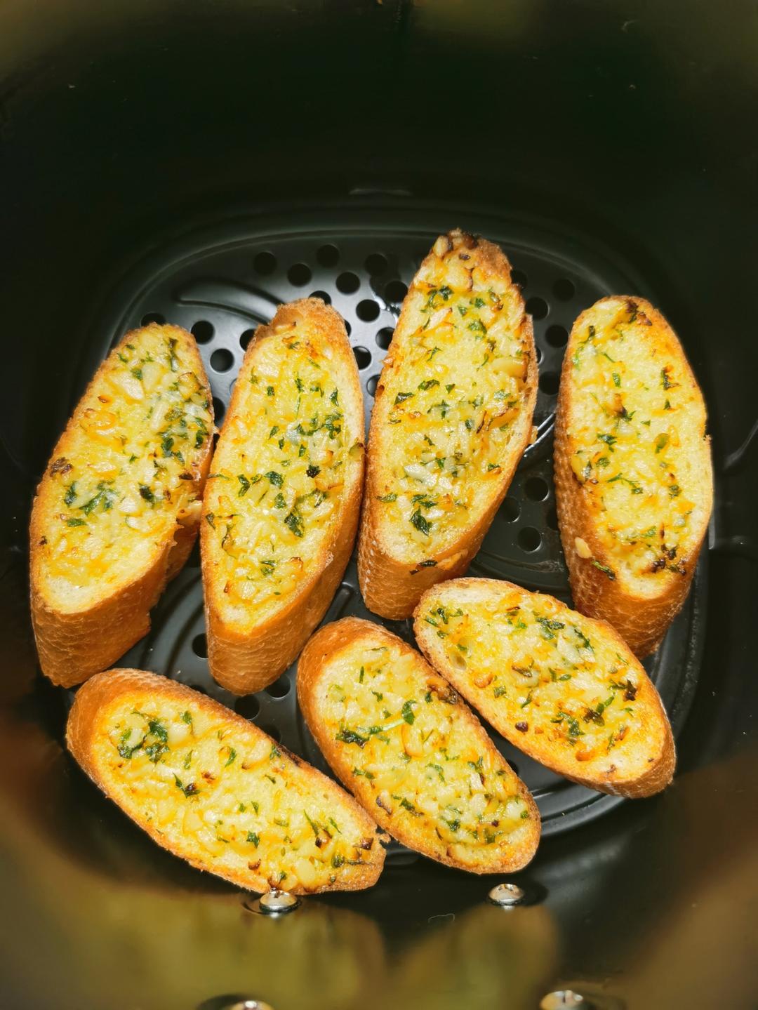 懒人版空气炸锅蒜香法棍