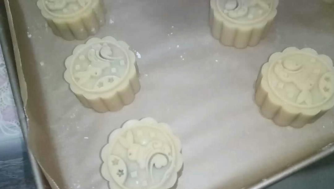 广式月饼—蛋黄莲蓉月饼