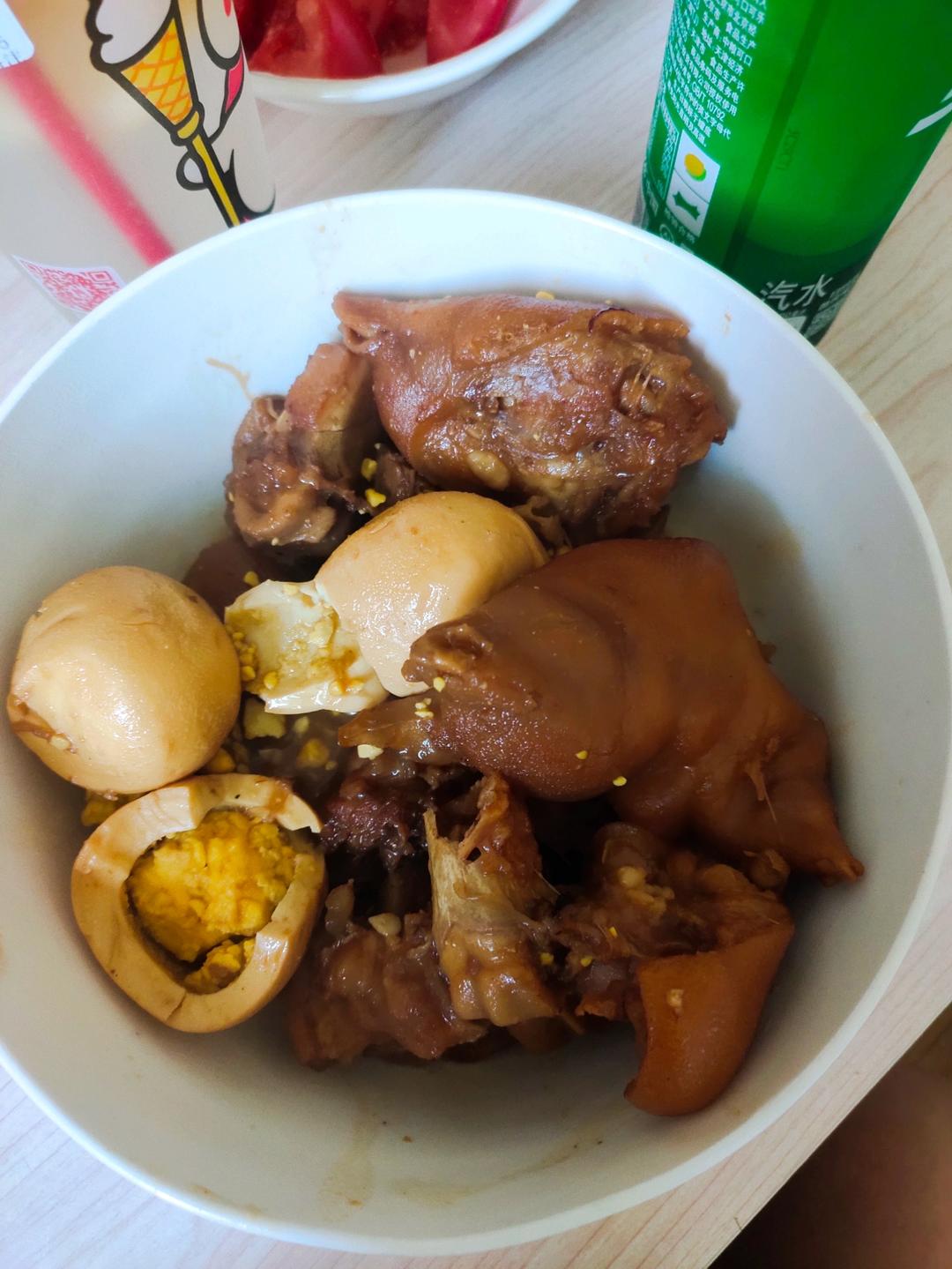 美味的家常菜：红烧猪蹄