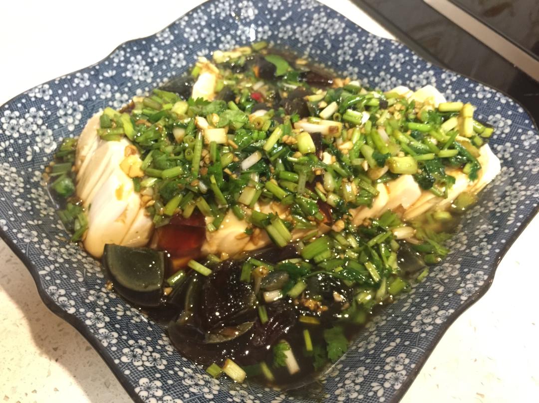 皮蛋拌豆腐