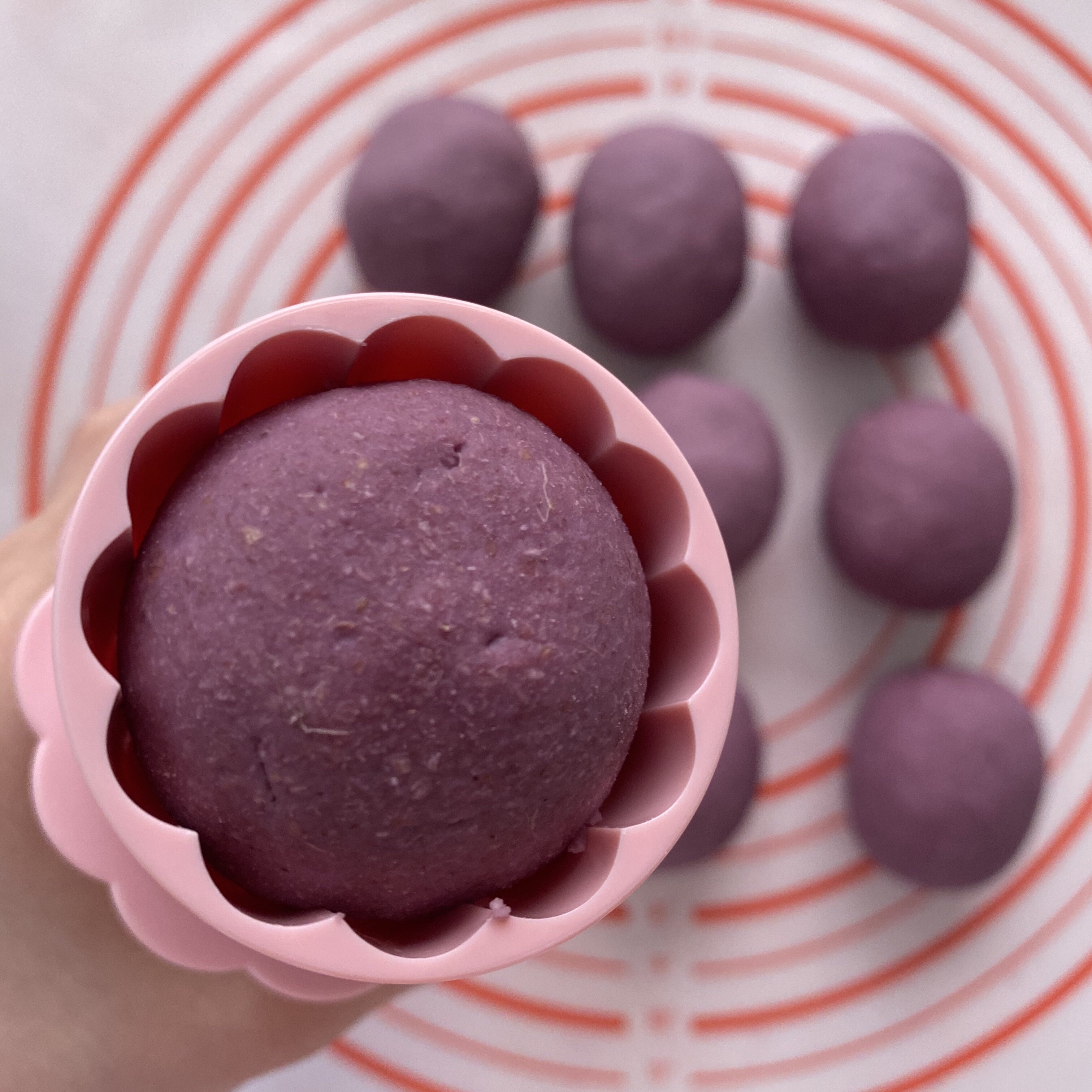 吃不胖的紫薯芋泥肉松月饼（无需烤箱）的做法 步骤10
