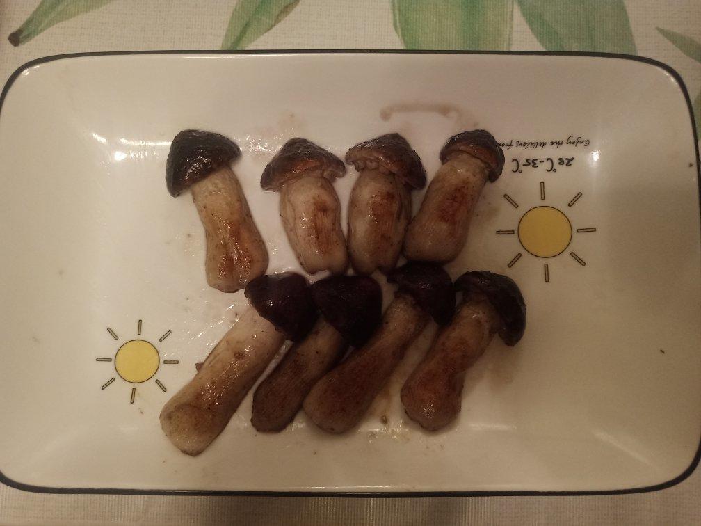 黄油赤松茸🍄