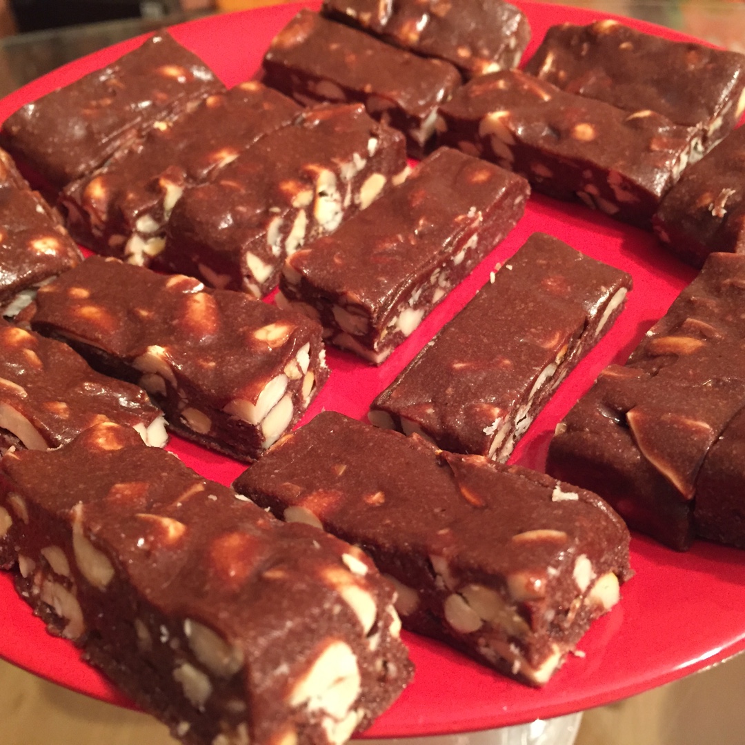 停不了口的巧克力杏仁牛扎糖～核桃花生味