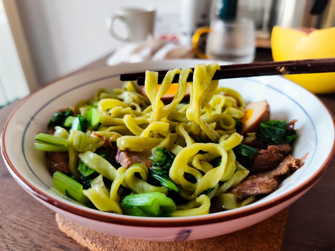 【小高姐】手擀肉臊面  手工做出口感劲道的擀面条