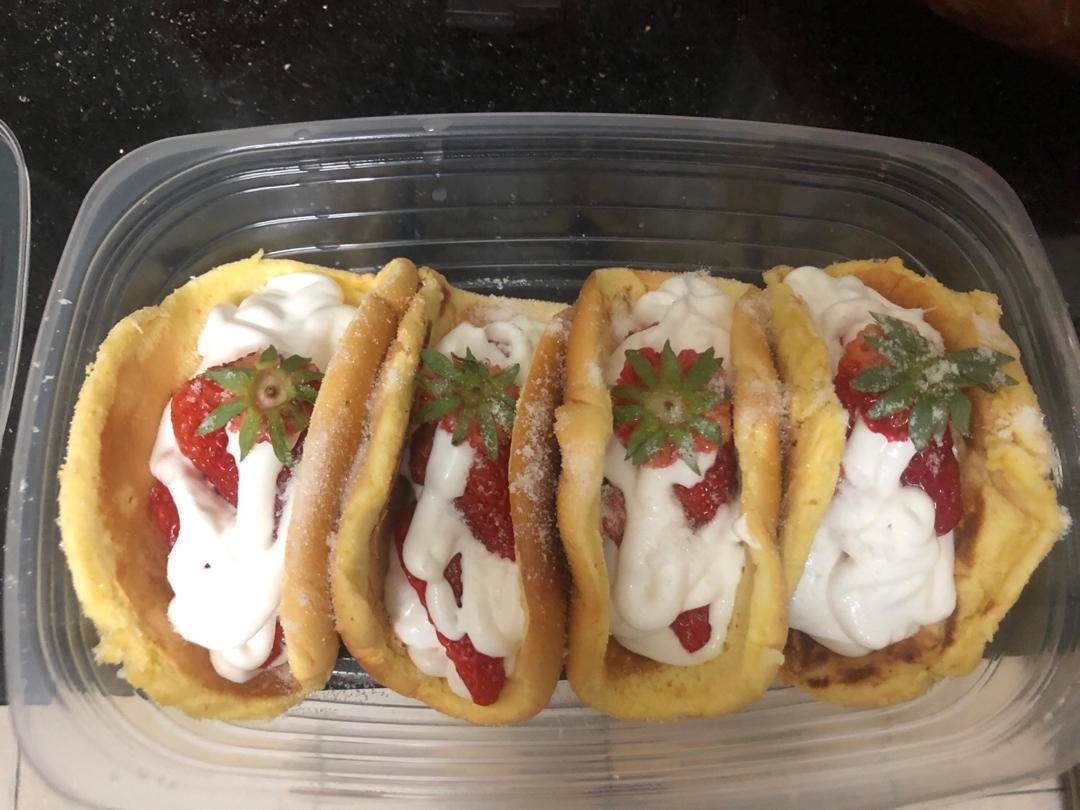 草莓抱抱卷～平底锅版