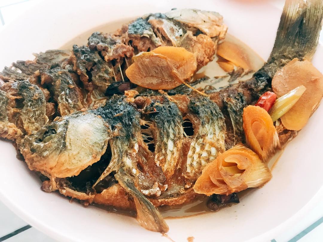 红烧鲫鱼