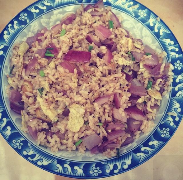 懒人，洋葱鸡蛋炒饭（好吃到爆！！！！）