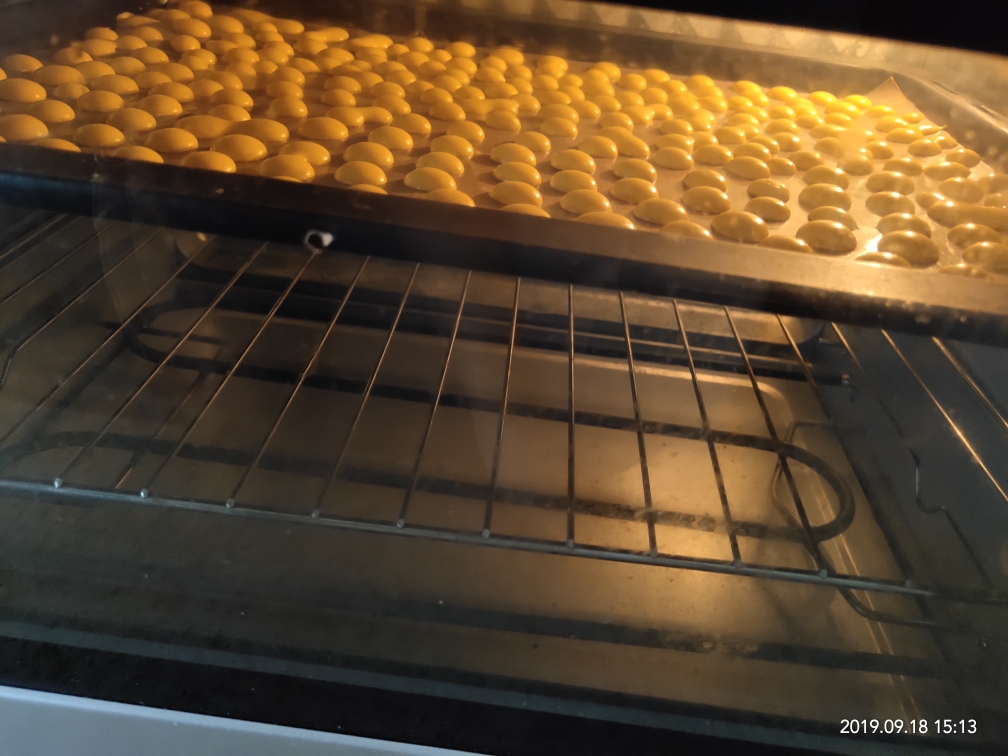 香蕉蛋黄溶豆的做法 步骤7