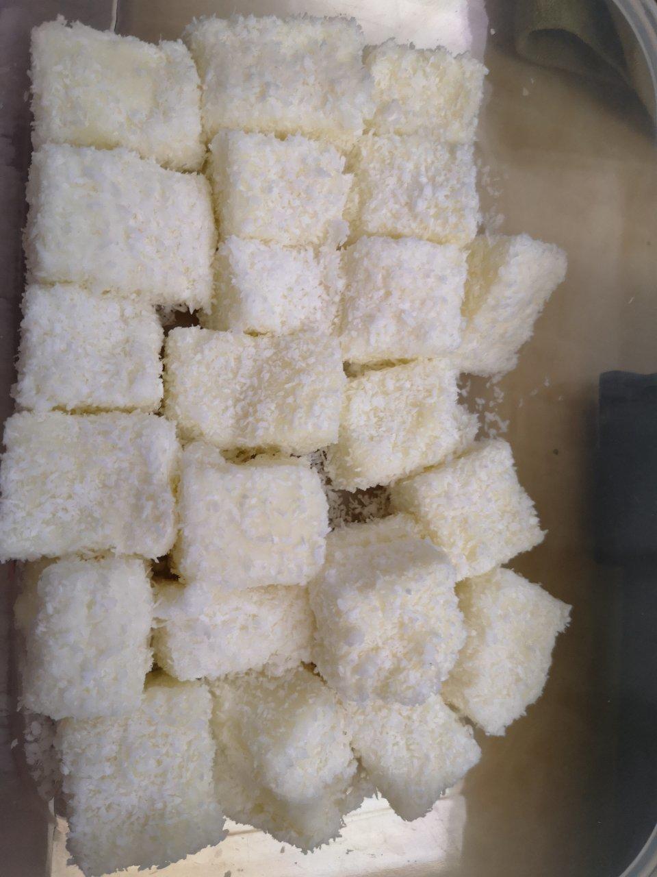 完胜85度C牛奶椰丝小方