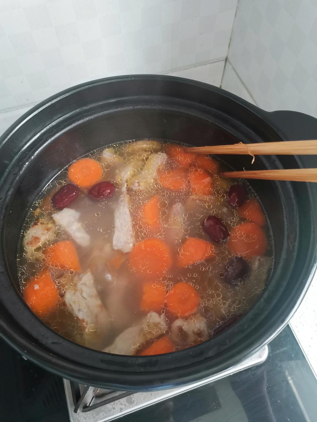 连吃三碗的玉米山药排骨汤