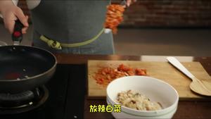 韩国大厨教你做正宗的辣白菜炒饭的做法 步骤17