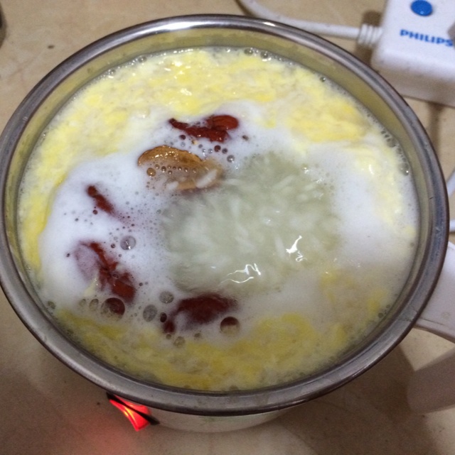酒糟煮鸡蛋