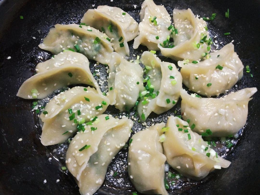 早餐来一锅香脆的生煎饺子
