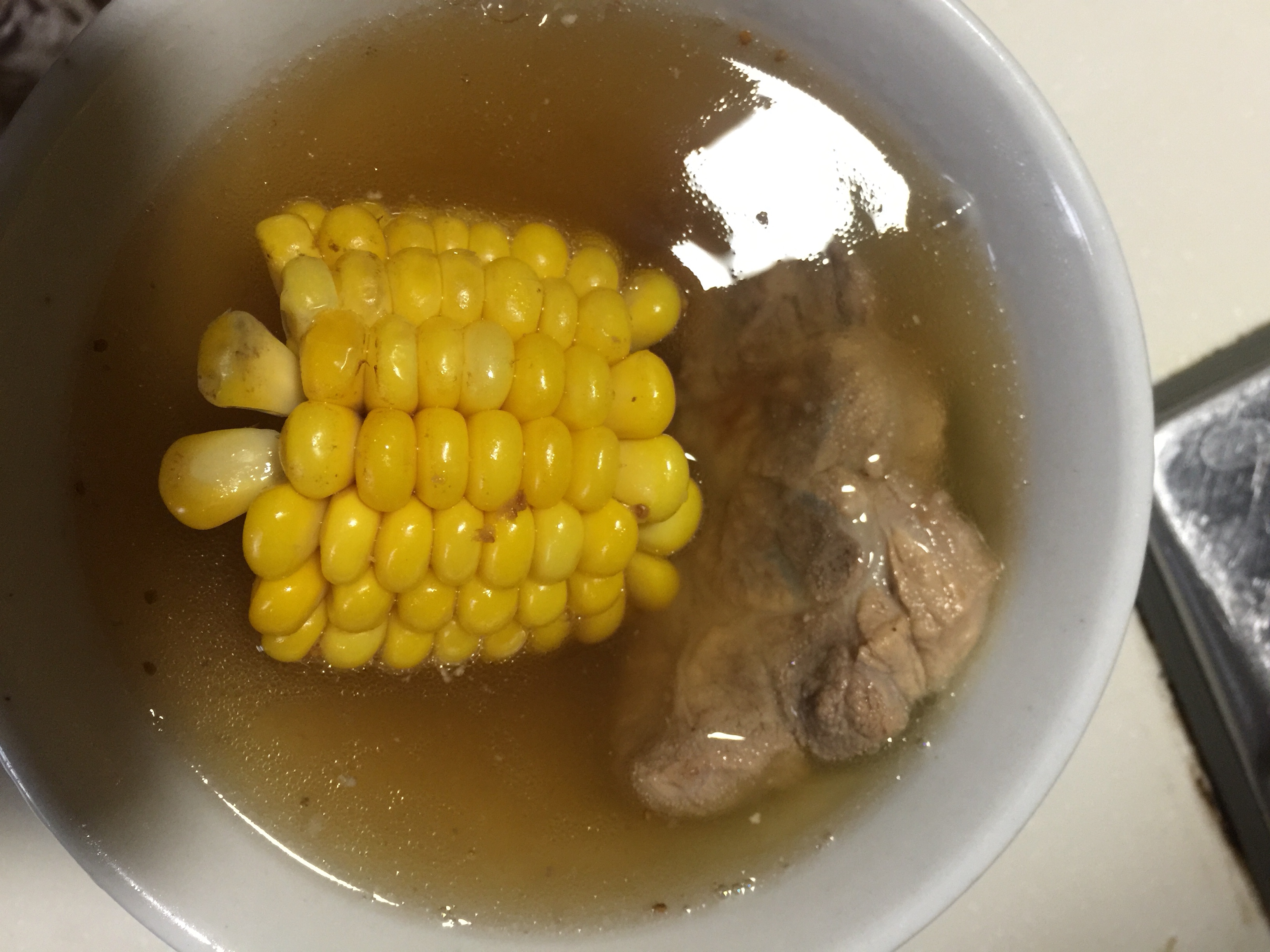 无花果玉米排骨汤的做法 步骤2