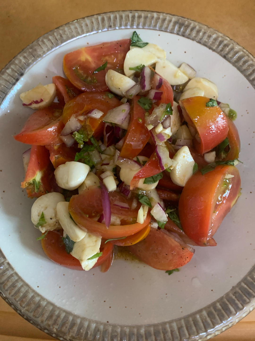 传统意大利家庭版水牛芝士番茄沙拉（卡布里沙拉）