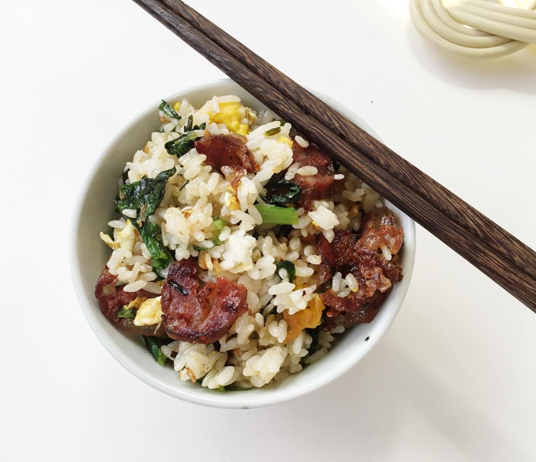 胡萝卜秋葵腊肠炒饭