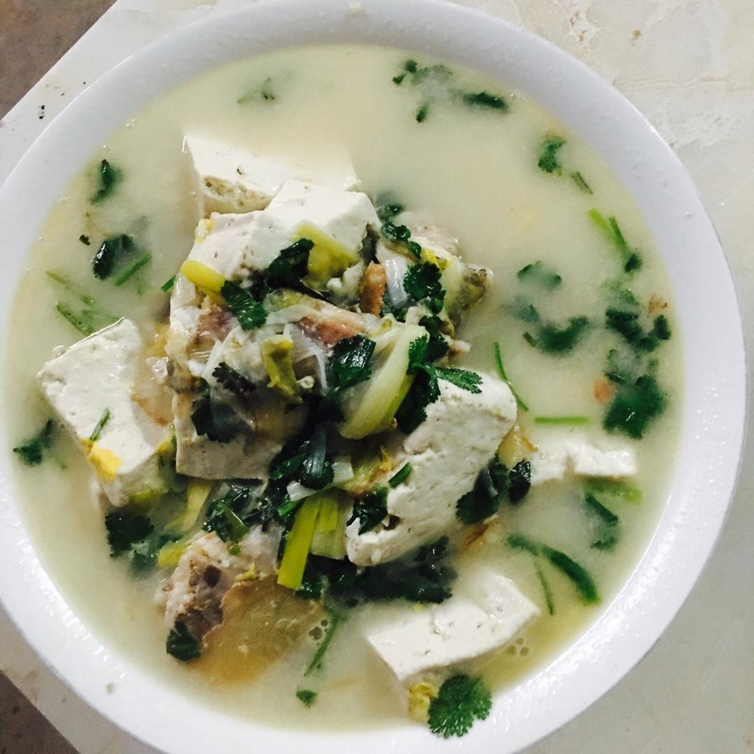 鲶鱼豆腐汤