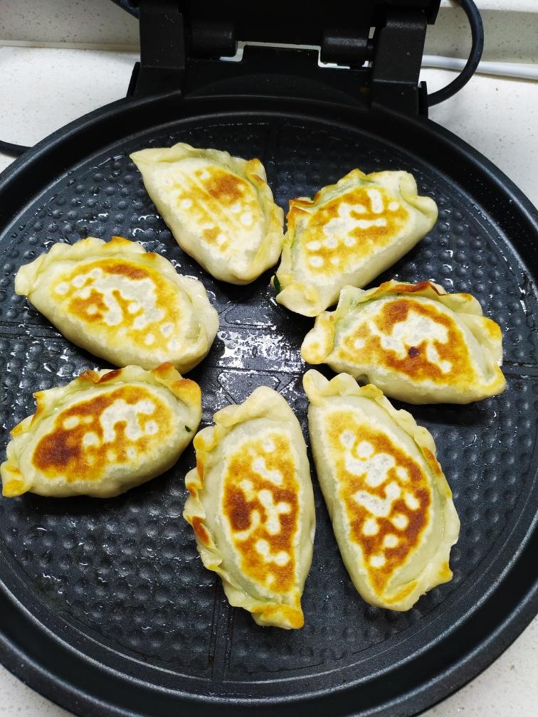 韭菜盒子的做法