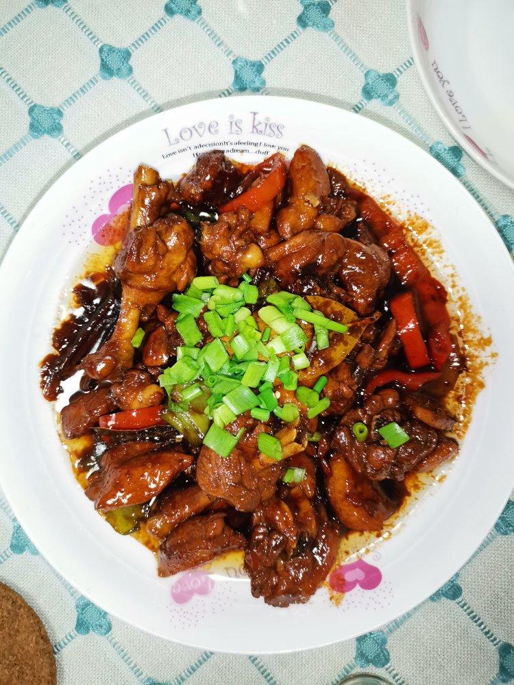 传统正宗的啤酒鸭配方和做法，鲜嫩香浓，只需炒千万不要焯水