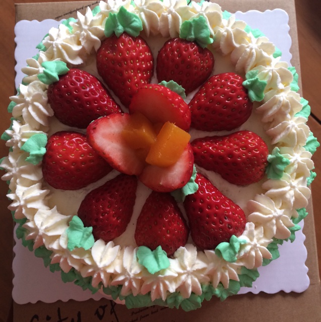 草莓生日蛋糕