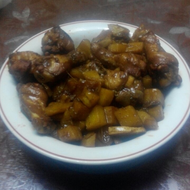 土豆炖翅根