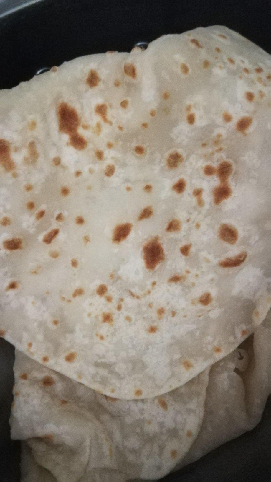 烙春饼(用视频告诉你，这饼有多软)