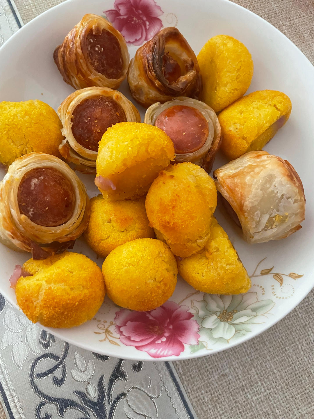 香肠可颂卷 热狗手抓饼  不用和面版