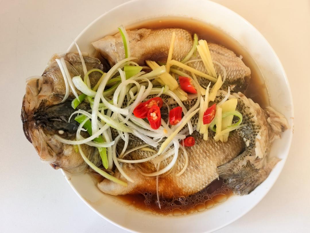 清蒸鲈鱼