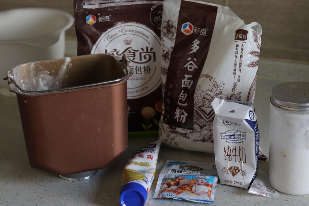 纯奶手撕吐司的做法 步骤1