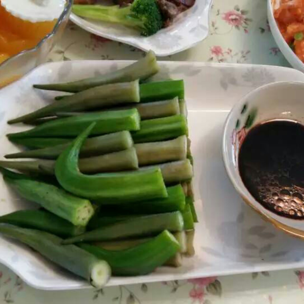 白灼秋葵
