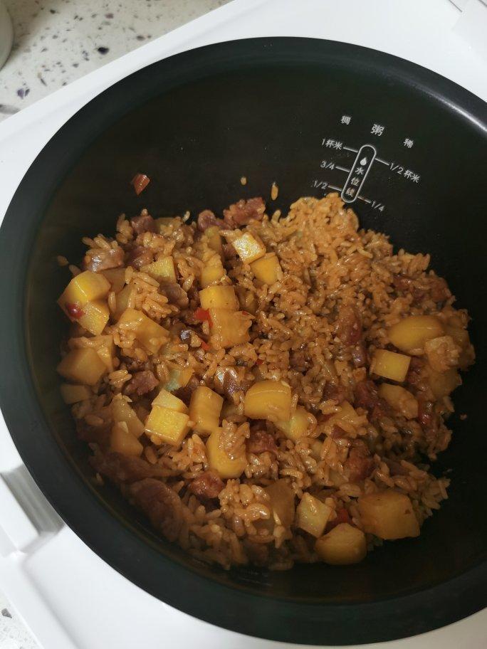 【电饭煲土豆火腿焖饭】