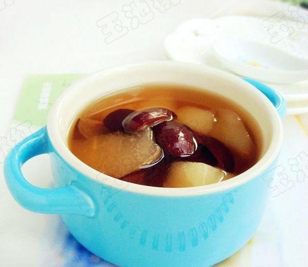 自制秋季润燥清热茶——雪梨红枣茶