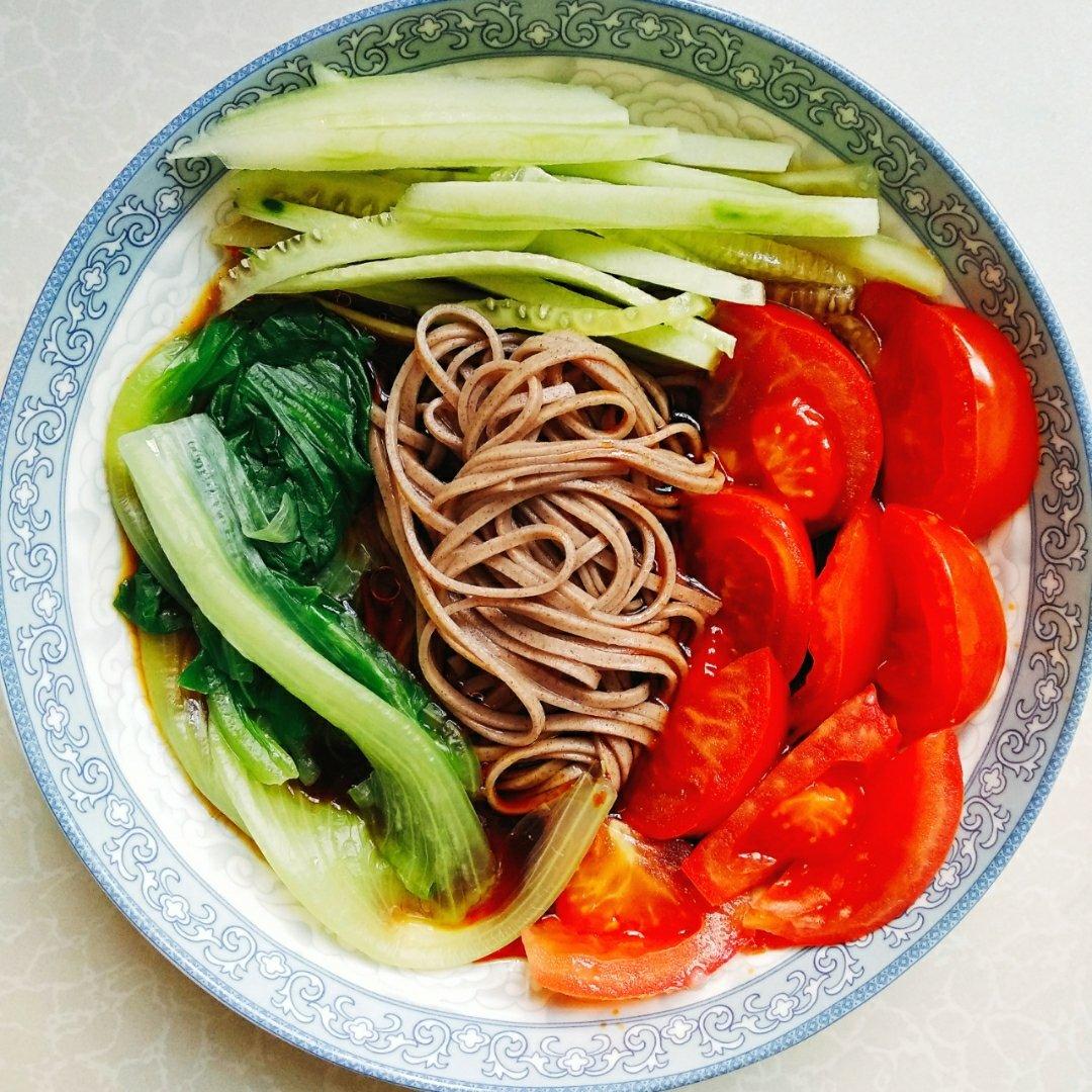 酸辣荞麦面