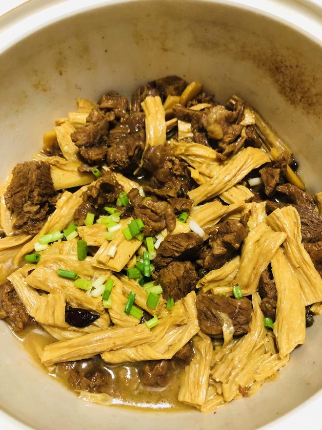 营养下饭的腐竹炖牛肉的做法