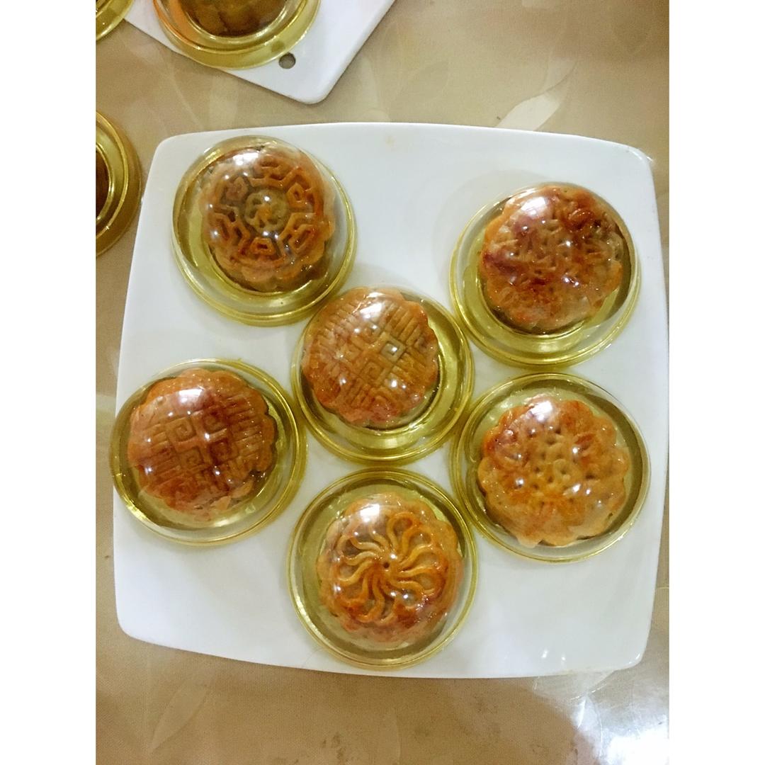 广式月饼——蛋黄莲蓉月饼